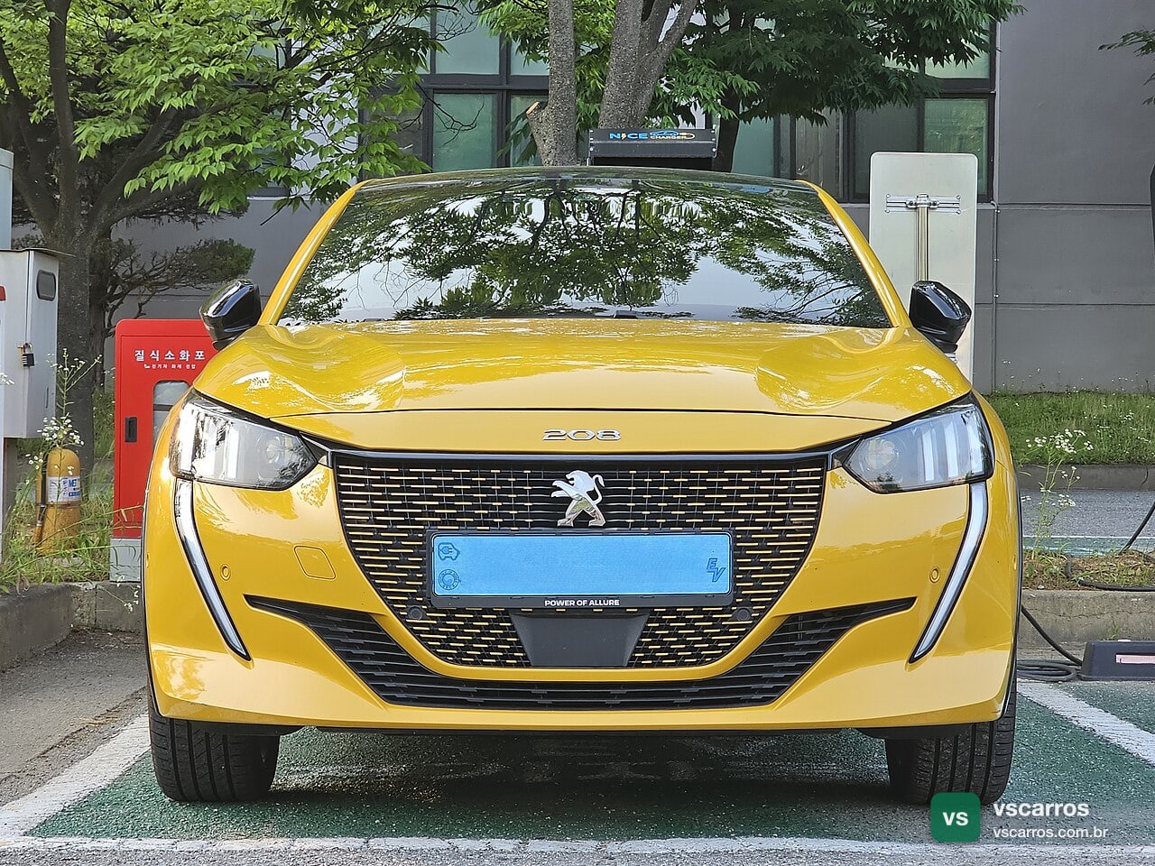 Peugeot E-208 GT